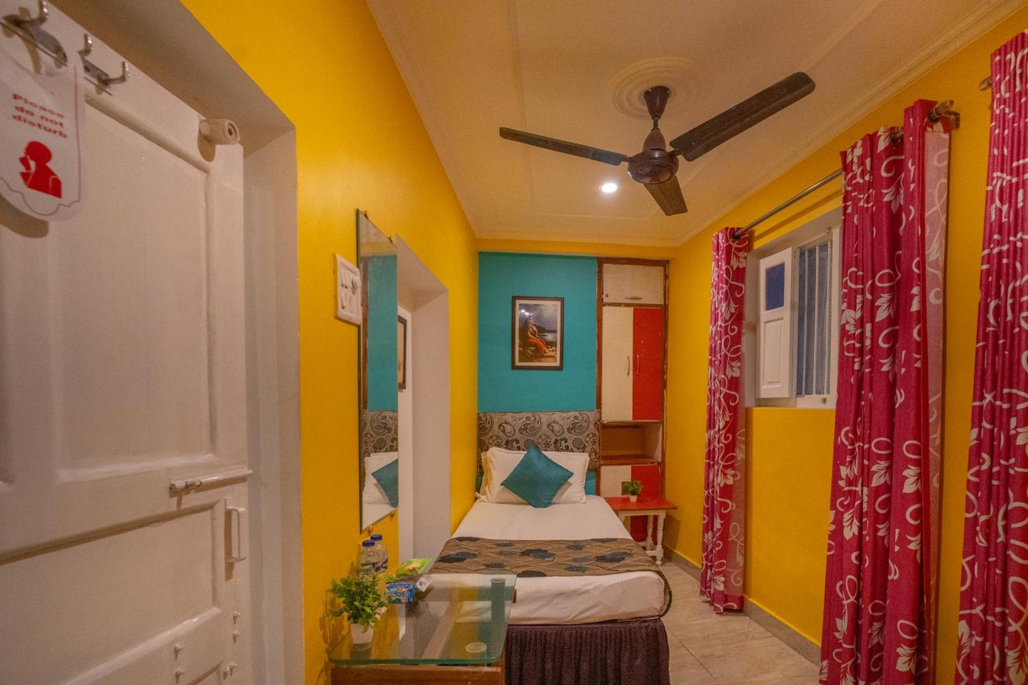 Tara Guest House Варанаси Экстерьер фото