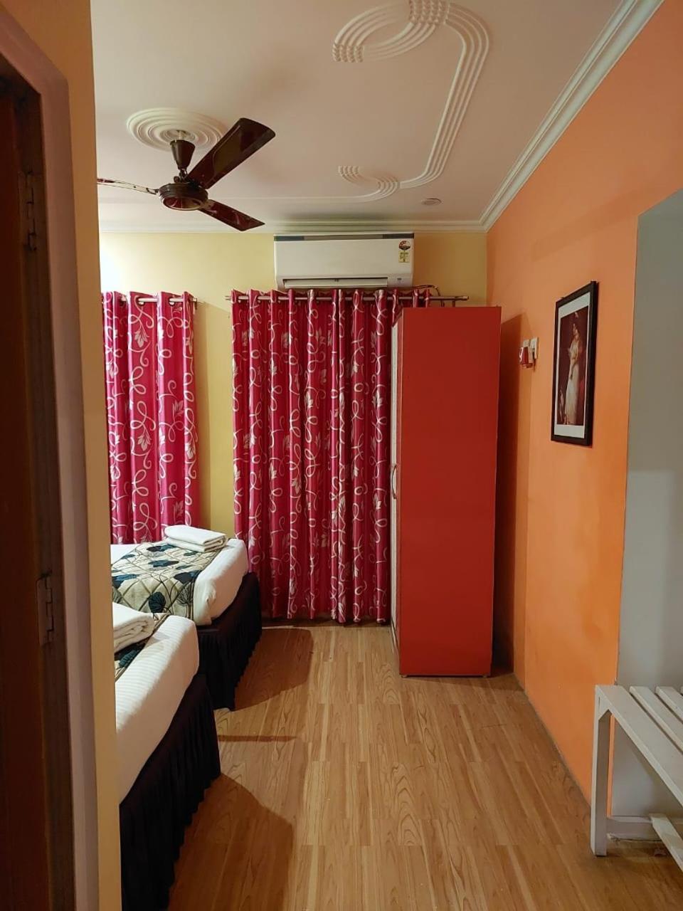 Tara Guest House Варанаси Экстерьер фото