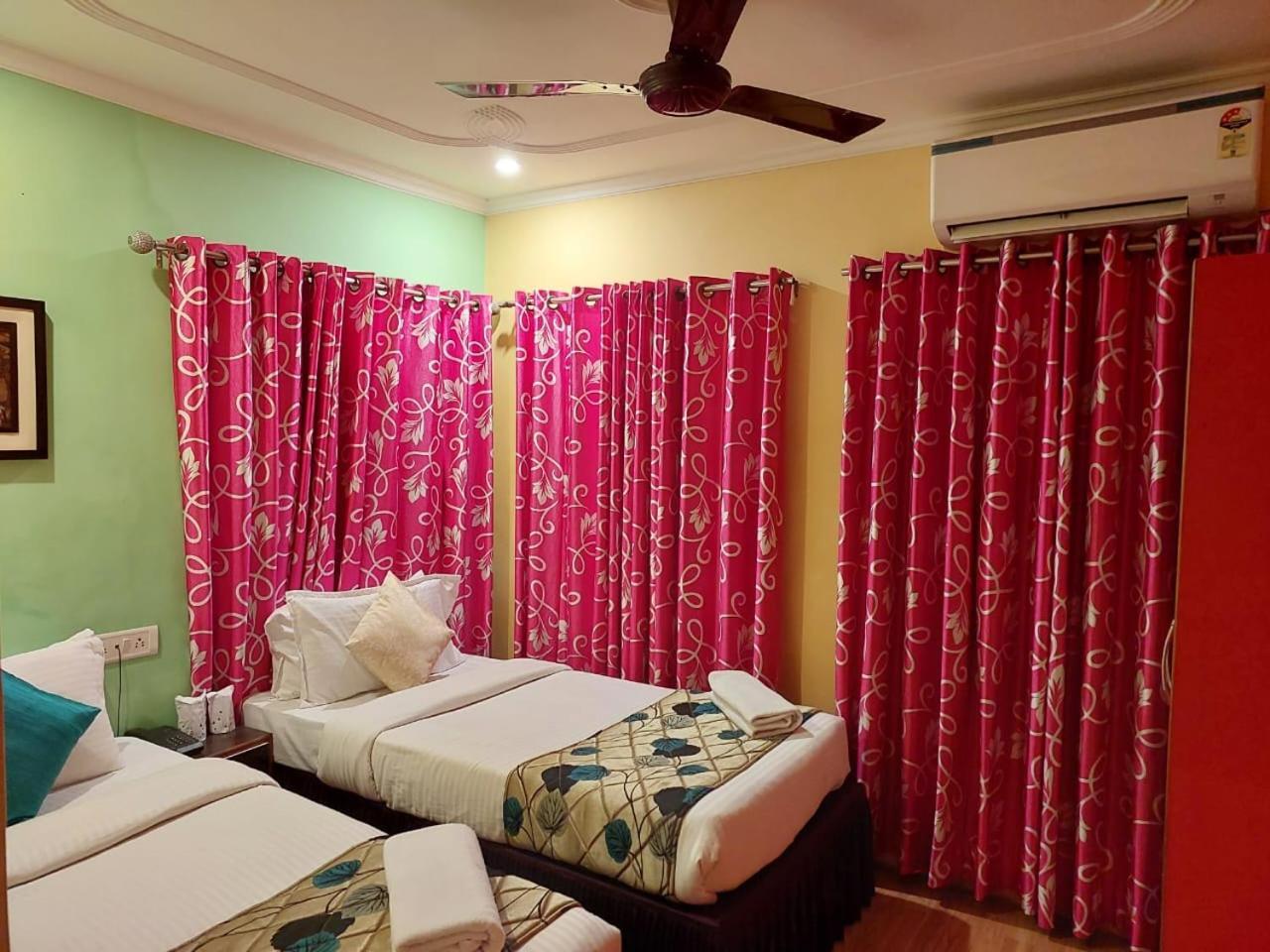 Tara Guest House Варанаси Экстерьер фото