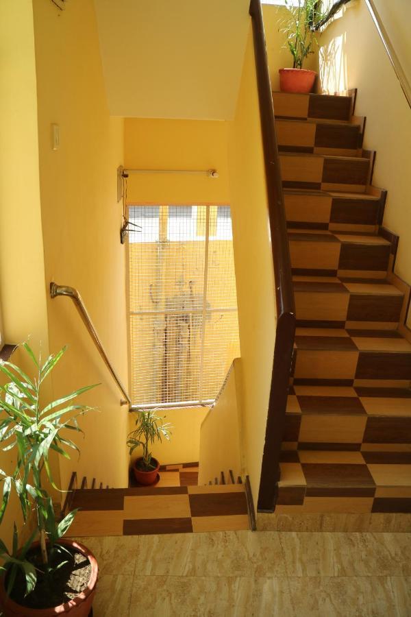 Tara Guest House Варанаси Экстерьер фото
